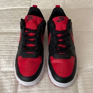 Boys Nike 6.5Y sneakers